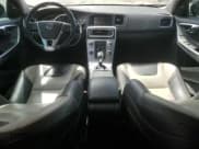 ✅ 2018 Volvo V60 • VIN: YV440MWK5J2055175 • Лот: 70752405. Опубликован ранее на Copart с пробегом 58 992 миль. Бесплатный доступ к архиву аукционных продаж из США и подробный отчёт об истории автомобиля на DreamBid. Изображение 8.