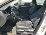 ✅ 2015 Volkswagen Jetta SE • VIN: 3VWD17AJ5FM308749 • Lot: 80413125. Wystawiony na Copart z przebiegiem 118 303 mil. Bezpłatny archiwum sprzedaży aukcyjnych z USA i szczegółowy raport historii pojazdu na DreamBid. Zdjęcie 7.