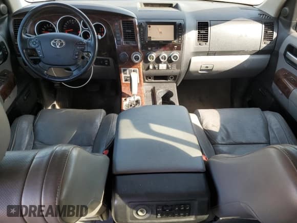 ✅ 2008 Toyota Sequoia Platinum • VIN: 5TDZY67A48S011450 • Lot: 70909604. Listed on Copart with 238,985 mi. Free auction sales archive from the USA and detailed vehicle history report at DreamBid. Image 8.