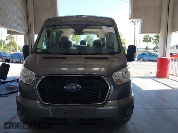 ✅ 2021 Ford Transit Passenger XL • VIN: 1FBAX2C80MKA43264 • Lot: 42348321. Wystawiony na IAAI z przebiegiem 151 706 mil. Bezpłatny archiwum sprzedaży aukcyjnych z USA i szczegółowy raport historii pojazdu na DreamBid. Zdjęcie 13.
