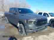 2020 Ram 1500 Big Horn z VIN 1C6SRFFT9LN102575, wystawiony jako IAAI lot #41429697 z przebiegiem 22 mil mil oraz . Historia ofert i sprzedaży dostępna na DreamBid. Obrazek 1.