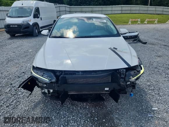 2024 Hyundai Elantra SEL z VIN KMHLM4DG9RU680840, wystawiony jako Copart lot #69843865 z przebiegiem 25 282 mil mil oraz Szkoda całkowita • Salvage title. Historia ofert i sprzedaży dostępna na DreamBid. Obrazek 5.