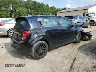 2016 Chevrolet Sonic RS с VIN 1G1JG6SB5G4137187, выставлен на аукционе Copart как лот 65331644 с пробегом 97 744 миль миль и Списание • Salvage title. История ставок и продаж доступна на DreamBid. Изображение 3.