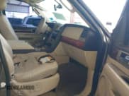 ✅ 2003 Lincoln Navigator Ultimate • VIN: 5LMFU27R43LJ27229 • Lot: 42610352. Wystawiony na IAAI z przebiegiem 178 897 mil. Bezpłatny archiwum sprzedaży aukcyjnych z USA i szczegółowy raport historii pojazdu na DreamBid. Zdjęcie 5.