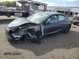✅ 2024 Tesla Model 3 Long Range • VIN: 5YJ3E1EB7RF740240 • Lot: 75980634. Wystawiony na Copart z przebiegiem Nie podano. Bezpłatny archiwum sprzedaży aukcyjnych z USA i szczegółowy raport historii pojazdu na DreamBid. Zdjęcie 1.