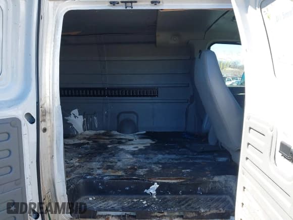 ✅ 2004 Ford Econoline Cargo • VIN: 1FTSS34L14HA20130 • Лот: 41851177. Опубликован ранее на IAAI с пробегом Не указан. Бесплатный доступ к архиву аукционных продаж из США и подробный отчёт об истории автомобиля на DreamBid. Изображение 8.