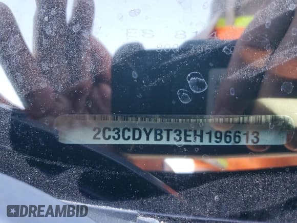 ✅ 2014 Dodge Challenger R/T • VIN: 2C3CDYBT3EH196613 • Lot: 72367484. Wystawiony na Copart z przebiegiem 128 481 mil. Bezpłatny archiwum sprzedaży aukcyjnych z USA i szczegółowy raport historii pojazdu na DreamBid. Zdjęcie 14.