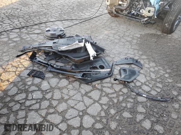 ✅ 2024 Genesis GV80 • VIN: KMUHBDSB8RU180821 • Lot: 90910275. Wystawiony na Copart z przebiegiem Nie podano. Bezpłatny archiwum sprzedaży aukcyjnych z USA i szczegółowy raport historii pojazdu na DreamBid. Zdjęcie 13.