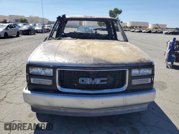 ✅ 1993 GMC Sierra 1500 • VIN: 1GTGC39N9PE540336 • Lot: 69100205. Wystawiony na Copart z przebiegiem Nie podano. Bezpłatny archiwum sprzedaży aukcyjnych z USA i szczegółowy raport historii pojazdu na DreamBid. Zdjęcie 5.