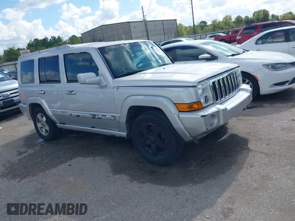 ✅ 2006 Jeep Commander • VIN: 1J8HH48N86C248368 • Lot: 43698839. Listed on IAAI with 157,947 mi. Free auction sales archive from the USA and detailed vehicle history report at DreamBid. Image 1.