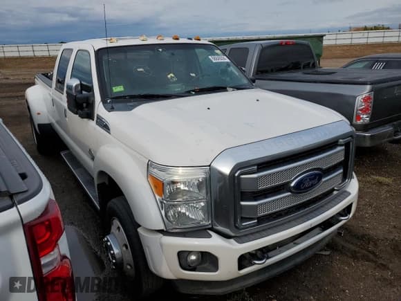 ✅ 2015 Ford F-450 XL • VIN: 1FT8W4DT4FEB69706 • Lot: 68840094. Wystawiony na Copart z przebiegiem Nie podano. Bezpłatny archiwum sprzedaży aukcyjnych z USA i szczegółowy raport historii pojazdu na DreamBid. Zdjęcie 4.