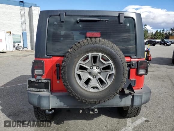 ✅ 2016 Jeep Wrangler Rubicon • VIN: 1C4BJWCG9GL184221 • Lot: 41691135. Listed on Copart with 67,295 mi. Free auction sales archive from the USA and detailed vehicle history report at DreamBid. Image 6.