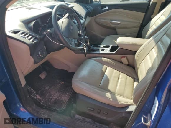 ✅ 2017 Ford Escape Titanium • VIN: 1FMCU0JDXHUA16497 • Lot: 84463635. Wystawiony na Copart z przebiegiem 112 225 mil. Bezpłatny archiwum sprzedaży aukcyjnych z USA i szczegółowy raport historii pojazdu na DreamBid. Zdjęcie 7.