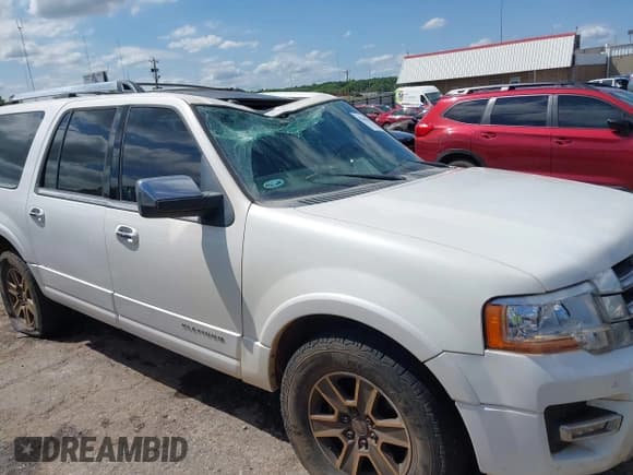 ✅ 2015 Ford Expedition Max Platinum • VIN: 1FMJK1MTXFEF30329 • Lot: 42410300. Wystawiony na IAAI z przebiegiem 184 119 mil. Bezpłatny archiwum sprzedaży aukcyjnych z USA i szczegółowy raport historii pojazdu na DreamBid. Zdjęcie 6.