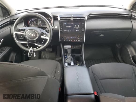 ✅ 2024 Hyundai Tucson SEL • VIN: 5NMJBCDE1RH300262 • Lot: 77901584. Wystawiony na Copart z przebiegiem 20 979 mil. Bezpłatny archiwum sprzedaży aukcyjnych z USA i szczegółowy raport historii pojazdu na DreamBid. Zdjęcie 8.