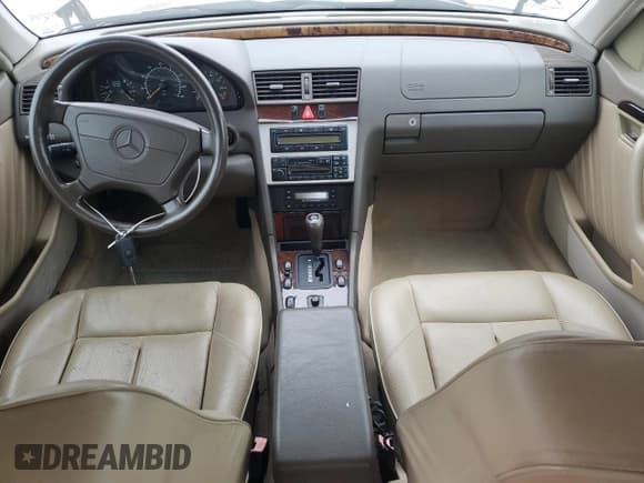✅ 1996 Mercedes-Benz C • VIN: WDBHA28E8TF459045 • Lot: 66778065. Wystawiony na Copart z przebiegiem Nie podano. Bezpłatny archiwum sprzedaży aukcyjnych z USA i szczegółowy raport historii pojazdu na DreamBid. Zdjęcie 8.