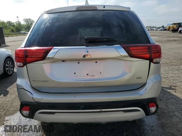 ✅ 2020 Mitsubishi Outlander SE • VIN: JA4AD3A37LZ021182 • Lot: 68021275. Wystawiony na Copart z przebiegiem 333 333 mil. Bezpłatny archiwum sprzedaży aukcyjnych z USA i szczegółowy raport historii pojazdu na DreamBid. Zdjęcie 6.