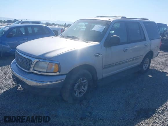 ✅ 1999 Ford Expedition XLT • VIN: 1FMRU17L0XLB03294 • Lot: 42761803. Listed on IAAI with 265,901 mi. Free auction sales archive from the USA and detailed vehicle history report at DreamBid. Image 2.