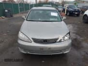 ✅ 2005 Toyota Camry LE • VIN: 4T1BE30KX5U955364 • Lot: 43717827. Listed on IAAI with 216,992 mi. Free auction sales archive from the USA and detailed vehicle history report at DreamBid. Image 12.