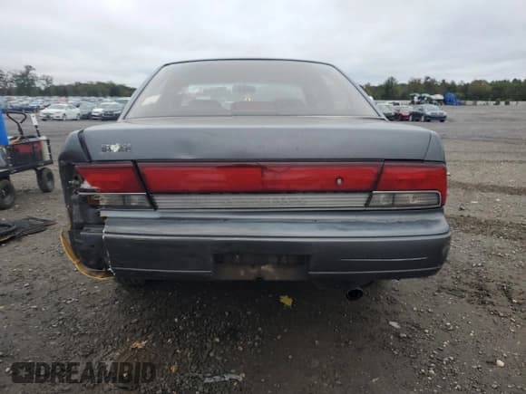 ✅ 1992 Nissan Maxima GXE • VIN: JN1HJ01F5NT008400 • Лот: 82392595. Опубликован ранее на Copart с пробегом 104 731 миль. Бесплатный доступ к архиву аукционных продаж из США и подробный отчёт об истории автомобиля на DreamBid. Изображение 6.