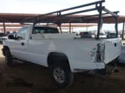 ✅ 2005 Chevrolet Silverado 2500HD Work Truck • VIN: 1GCHC24U05E275672 • Lot: 42243540. Wystawiony na IAAI z przebiegiem 179 665 mil. Bezpłatny archiwum sprzedaży aukcyjnych z USA i szczegółowy raport historii pojazdu na DreamBid. Zdjęcie 3.