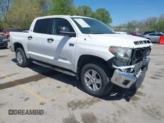 ✅ 2018 Toyota Tundra SR5 • VIN: 5TFDW5F14JX742259 • Lot: 42014329. Wystawiony na IAAI z przebiegiem 151 372 mil. Bezpłatny archiwum sprzedaży aukcyjnych z USA i szczegółowy raport historii pojazdu na DreamBid. Zdjęcie 1.