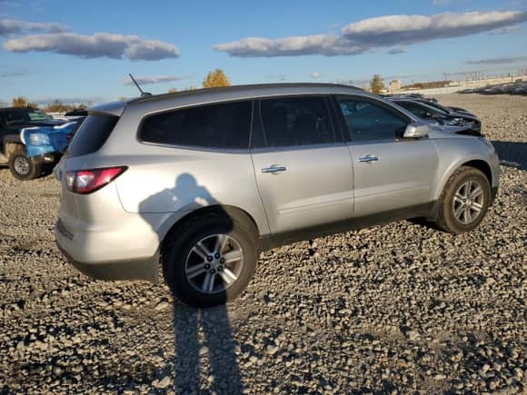 ✅ 2015 Chevrolet Traverse LT • VIN: 1GNKVGKD6FJ366848 • Лот: 90379575. Опубликован ранее на Copart с пробегом 112 918 миль. Бесплатный доступ к архиву аукционных продаж из США и подробный отчёт об истории автомобиля на DreamBid. Изображение 3.