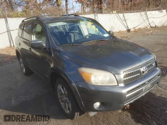 ✅ 2008 Toyota RAV4 Sport • VIN: JTMBK32V585065714 • Lot: 41014206. Listed on IAAI with 200,648 mi. Free auction sales archive from the USA and detailed vehicle history report at DreamBid. Image 1.