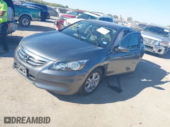 ✅ 2012 Honda Accord SE • VIN: 1HGCP2F6XCA032096 • Лот: 43601648. Опубликован ранее на IAAI с пробегом 169 151 миль. Бесплатный доступ к архиву аукционных продаж из США и подробный отчёт об истории автомобиля на DreamBid. Изображение 2.