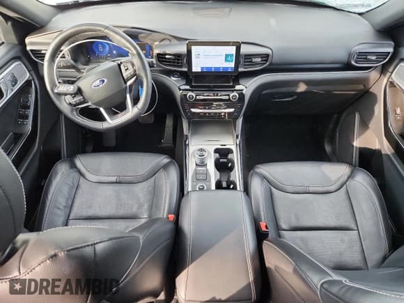 ✅ 2022 Ford Explorer ST • VIN: 1FM5K8GC3NGA08697 • Lot: 92882635. Wystawiony na Copart z przebiegiem 56 428 mil. Bezpłatny archiwum sprzedaży aukcyjnych z USA i szczegółowy raport historii pojazdu na DreamBid. Zdjęcie 8.