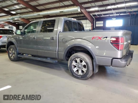 ✅ 2012 Ford F-150 FX4 • VIN: 1FTFW1EF0CFA26210 • Lot: 85544365. Wystawiony na Copart z przebiegiem 138 219 mil. Bezpłatny archiwum sprzedaży aukcyjnych z USA i szczegółowy raport historii pojazdu na DreamBid. Zdjęcie 2.