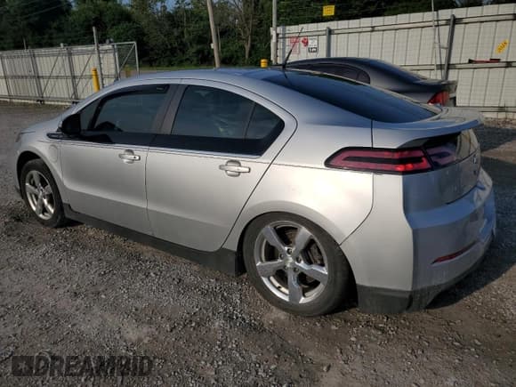 ✅ 2013 Chevrolet Volt • VIN: 1G1RA6E43DU114181 • Lot: 63003234. Wystawiony na Copart z przebiegiem 176 293 mil. Bezpłatny archiwum sprzedaży aukcyjnych z USA i szczegółowy raport historii pojazdu na DreamBid. Zdjęcie 2.