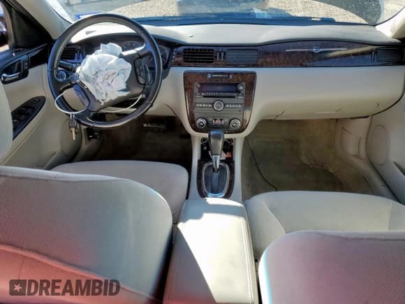 ✅ 2014 Chevrolet Impala LT • VIN: 2G1WB5E3XE1185540 • Лот: 90579415. Опубликован ранее на Copart с пробегом 105 489 миль. Бесплатный доступ к архиву аукционных продаж из США и подробный отчёт об истории автомобиля на DreamBid. Изображение 8.