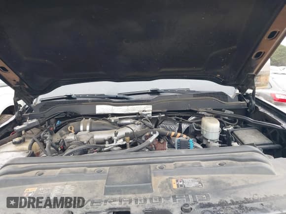 ✅ 2016 Chevrolet Silverado 2500HD LT • VIN: 1GC1KVE85GF250173 • Lot: 41199009. Wystawiony na IAAI z przebiegiem 155 688 mil. Bezpłatny archiwum sprzedaży aukcyjnych z USA i szczegółowy raport historii pojazdu na DreamBid. Zdjęcie 10.