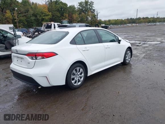 ✅ 2024 Toyota Corolla LE • VIN: 5YFB4MDE5RP114508 • Lot: 43391786. Wystawiony na IAAI z przebiegiem 45 569 mil. Bezpłatny archiwum sprzedaży aukcyjnych z USA i szczegółowy raport historii pojazdu na DreamBid. Zdjęcie 4.