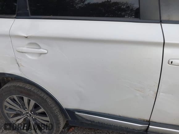 ✅ 2019 Mitsubishi Outlander SE • VIN: JA4AD3A30KZ003816 • Lot: 43538462. Wystawiony na IAAI z przebiegiem 104 012 mil. Bezpłatny archiwum sprzedaży aukcyjnych z USA i szczegółowy raport historii pojazdu na DreamBid. Zdjęcie 17.