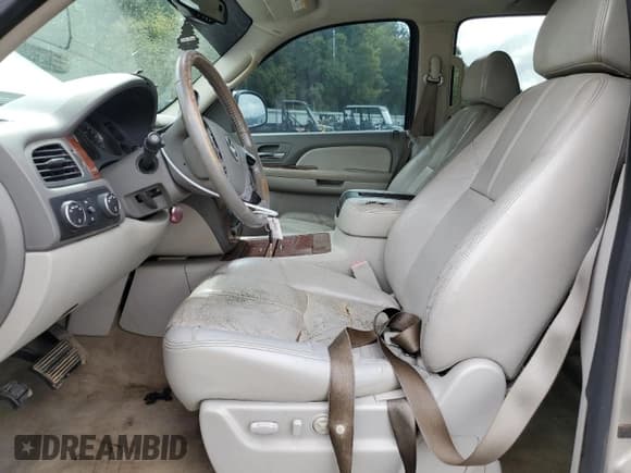 ✅ 2008 Chevrolet Suburban LTZ • VIN: 3GNFK16398G150750 • Lot: 70668964. Wystawiony na Copart z przebiegiem 281 440 mil. Bezpłatny archiwum sprzedaży aukcyjnych z USA i szczegółowy raport historii pojazdu na DreamBid. Zdjęcie 7.