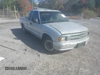 ✅ 1996 Chevrolet S-10 LS • VIN: 1GCCS19X8T8222529 • Лот: 41109057. Опубликован ранее на IAAI с пробегом 416 743 миль. Бесплатный доступ к архиву аукционных продаж из США и подробный отчёт об истории автомобиля на DreamBid. Изображение 1.