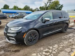 ✅ 2022 Chrysler Pacifica Limited • VIN: 2C4RC1GG5NR114581 • Лот: 81286795. Опубликован ранее на Copart с пробегом 99 198 миль. Бесплатный доступ к архиву аукционных продаж из США и подробный отчёт об истории автомобиля на DreamBid. Изображение 1.