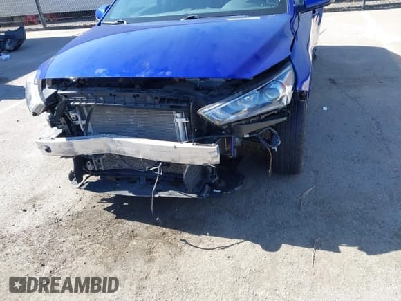 ✅ 2019 Hyundai Ioniq Blue • VIN: KMHC65LC1KU169059 • Lot: 41503066. Wystawiony na IAAI z przebiegiem 176 408 mil. Bezpłatny archiwum sprzedaży aukcyjnych z USA i szczegółowy raport historii pojazdu na DreamBid. Zdjęcie 6.