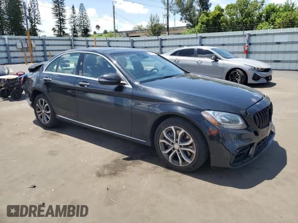 ✅ 2016 Mercedes-Benz C 300 Luxury • VIN: WDDWF4KB0GR137921 • Lot: 60397965. Wystawiony na Copart z przebiegiem 73 947 mil. Bezpłatny archiwum sprzedaży aukcyjnych z USA i szczegółowy raport historii pojazdu na DreamBid. Zdjęcie 4.
