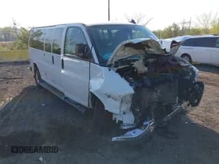 ✅ 2020 Chevrolet Express Passenger LT • VIN: 1GAZGPFG3L1177956 • Lot: 42084384. Wystawiony na IAAI z przebiegiem 76 879 mil. Bezpłatny archiwum sprzedaży aukcyjnych z USA i szczegółowy raport historii pojazdu na DreamBid. Zdjęcie 1.