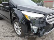 ✅ 2019 Ford Escape SE • VIN: 1FMCU9GD7KUB83970 • Lot: 43158648. Wystawiony na IAAI z przebiegiem 62 216 mil. Bezpłatny archiwum sprzedaży aukcyjnych z USA i szczegółowy raport historii pojazdu na DreamBid. Zdjęcie 6.