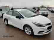 2017 Chevrolet Cruze LT z VIN 1G1BE5SM6H7167689, wystawiony jako Copart lot #66031372 z przebiegiem 143 755 mil mil oraz . Historia ofert i sprzedaży dostępna na DreamBid. Obrazek 4.