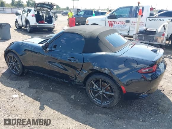 ✅ 2016 Mazda MX-5 Miata Club • VIN: JM1NDAC78G0107526 • Lot: 43130799. Wystawiony na IAAI z przebiegiem 74 966 mil. Bezpłatny archiwum sprzedaży aukcyjnych z USA i szczegółowy raport historii pojazdu na DreamBid. Zdjęcie 3.