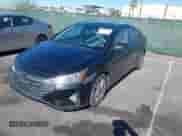 2020 Hyundai Elantra SEL z VIN 5NPD84LF0LH570931, wystawiony jako IAAI lot #43610841 z przebiegiem 144 944 mil mil oraz . Historia ofert i sprzedaży dostępna na DreamBid. Obrazek 17.