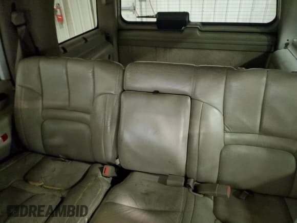 ✅ 2000 Cadillac Escalade • VIN: 1GYEK63R0YR185780 • Lot: 80620994. Listed on Copart with 16,717 mi. Free auction sales archive from the USA and detailed vehicle history report at DreamBid. Image 10.