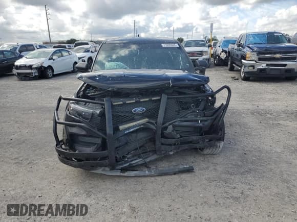 ✅ 2021 Ford Police Interceptor Utility • VIN: 1FM5K8AC1MNA05803 • Lot: 71099665. Wystawiony na Copart z przebiegiem Nie podano. Bezpłatny archiwum sprzedaży aukcyjnych z USA i szczegółowy raport historii pojazdu na DreamBid. Zdjęcie 5.