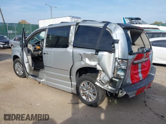 ✅ 2010 Chrysler Town & Country Limited • VIN: 2A4RR7DX9AR427885 • Lot: 40721930. Wystawiony na IAAI z przebiegiem 69 637 mil. Bezpłatny archiwum sprzedaży aukcyjnych z USA i szczegółowy raport historii pojazdu na DreamBid. Zdjęcie 3.