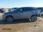 ✅ 2022 Lexus RX 450h • VIN: 2T2JGMDA3NC085550 • Лот: 43839819. Опубликован ранее на IAAI с пробегом 27 640 миль. Бесплатный доступ к архиву аукционных продаж из США и подробный отчёт об истории автомобиля на DreamBid. Изображение 15.